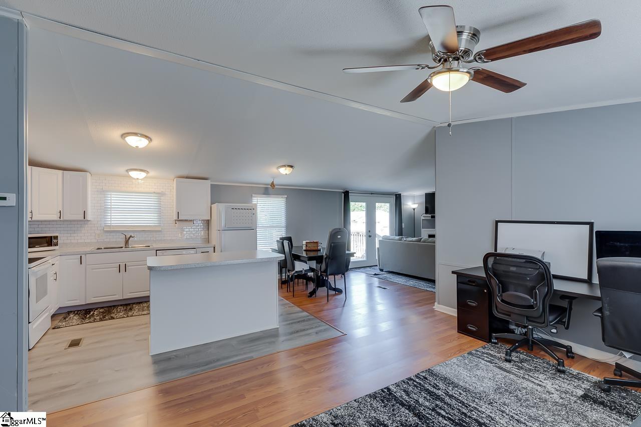 145 Sullivan Road Simpsonville, SC 29680 - Photo 5 of 30