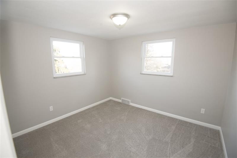 218 McClure Road Cheswick, PA 15024 - Photo 17 of 25 2nd bedroom.