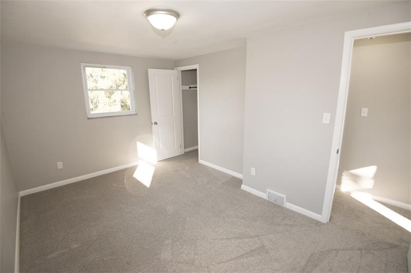 218 McClure Road Cheswick, PA 15024 - Photo 20 of 25 Additional view of third bedroom.