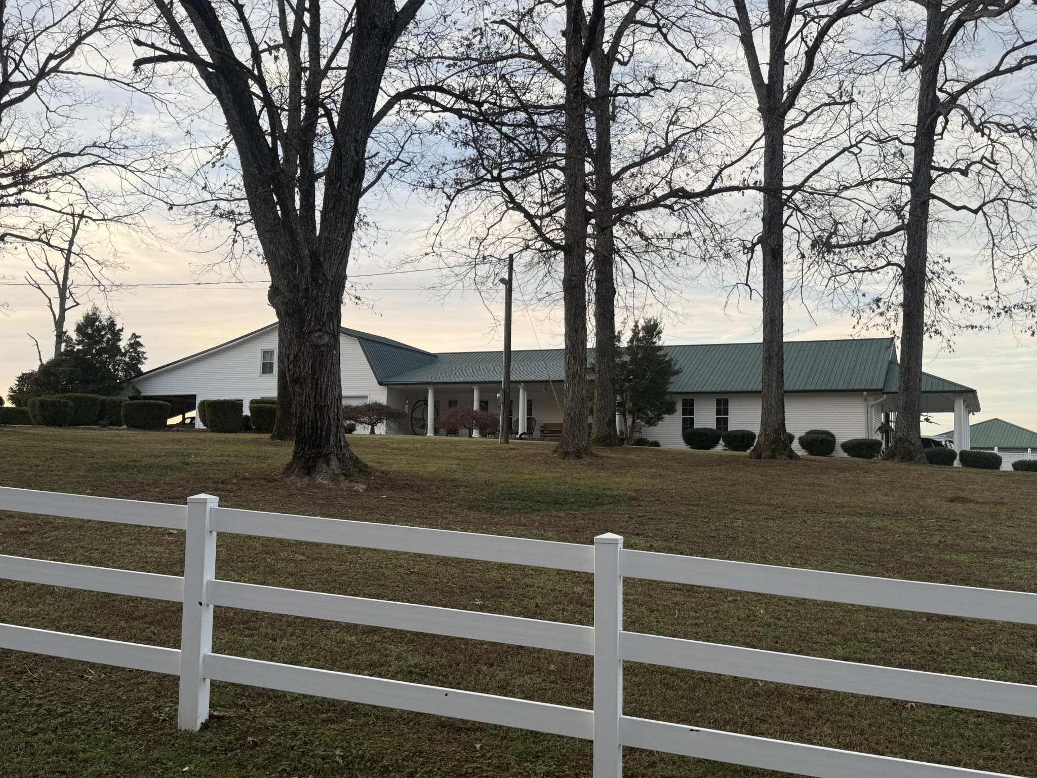 321 Bellview Road Waverly, TN 37185 - Photo 3 of 27 a view of a yard in front of a house