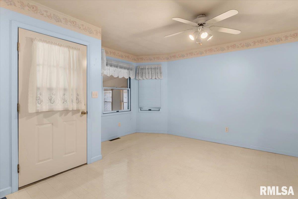 2904 Biscayne Drive Springfield, IL 62707 - Photo 13 of 33 Gallery Image 13