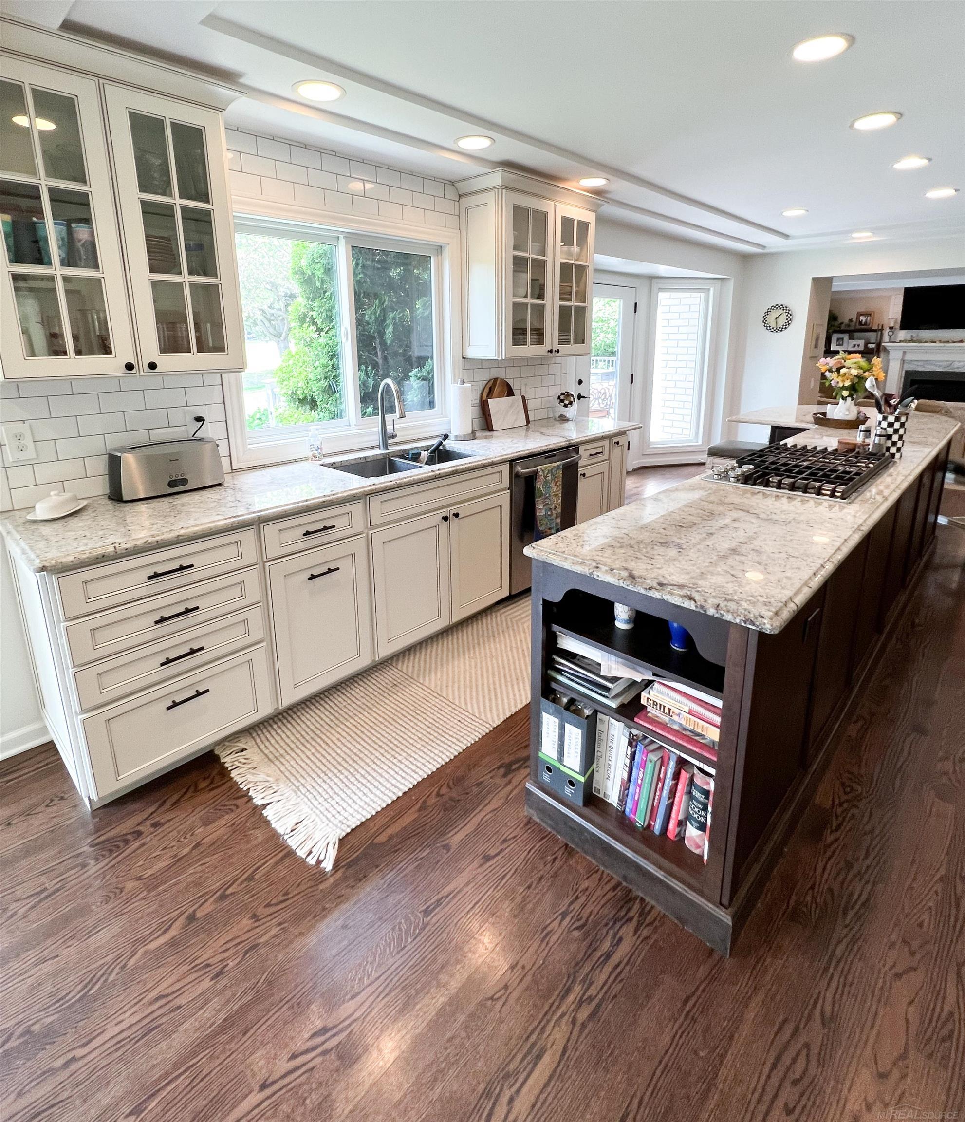 763 East Brookwood Rochester Hills Rochester, MI 48309 - Photo 20 of 60