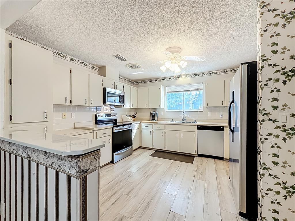 8695 Southwest 116th Street Road Ocala, FL 34481 - Photo 13 of 41