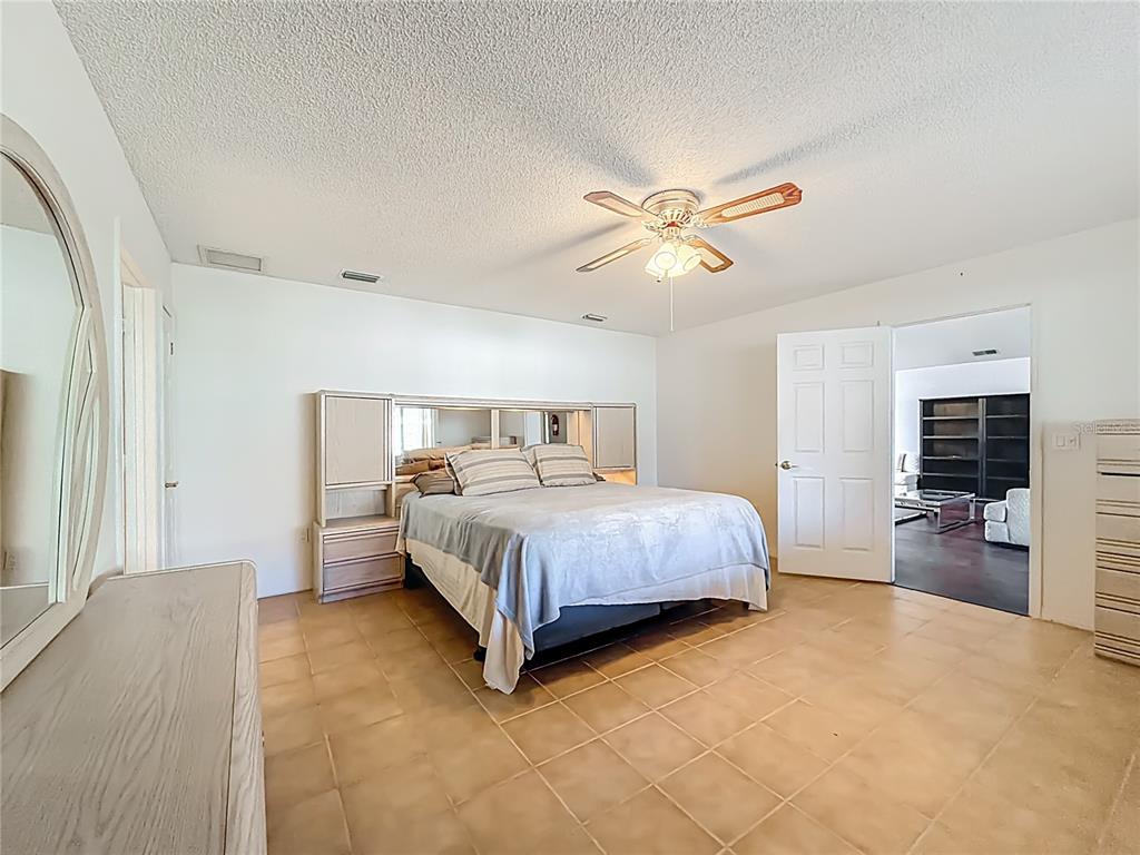 8695 Southwest 116th Street Road Ocala, FL 34481 - Photo 15 of 41