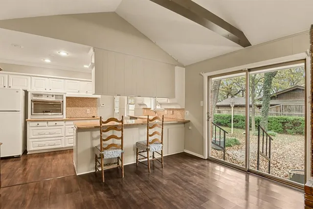 $349,999 | 709 West Pleasantview Drive, Hurst, TX 76054