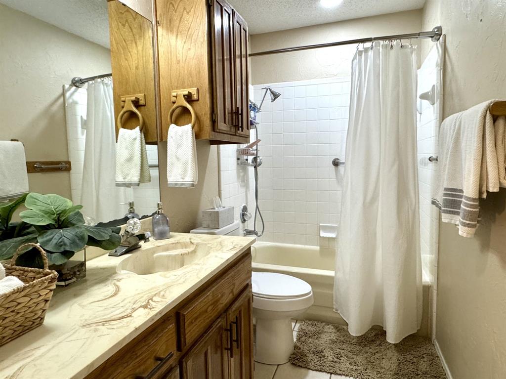 113 Northeast Timber Ridge Drive Burleson, TX 76028 - Photo 33 of 36