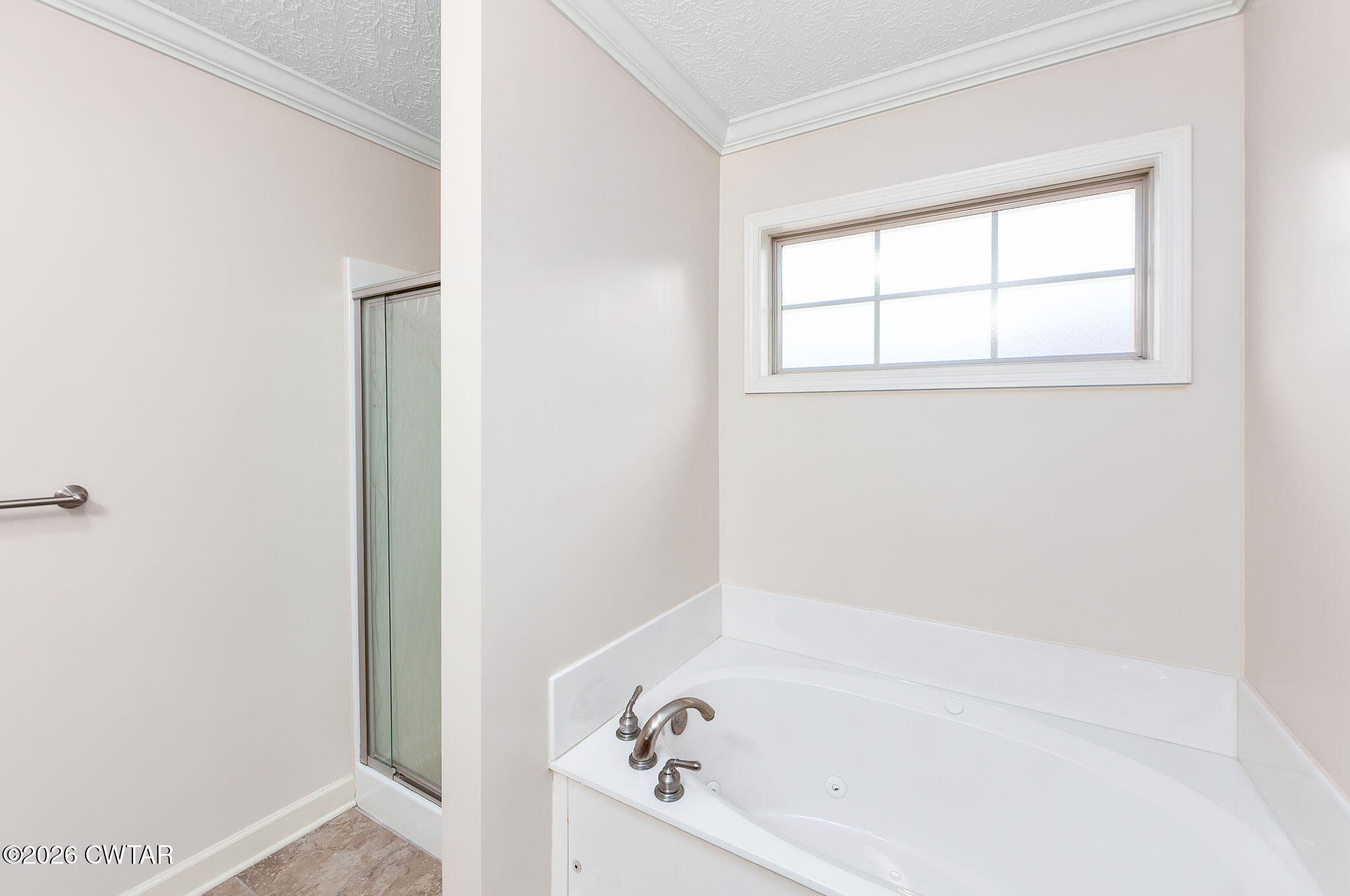 9 Sandbourne Cove Jackson, TN 38305 - Photo 12 of 22 a bathroom with a bathtub