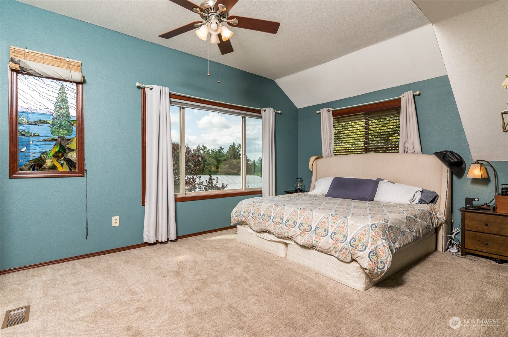 6283 Noon Road Everson, WA 98247 - Photo 20 of 40 a bedroom with a large bed and a window