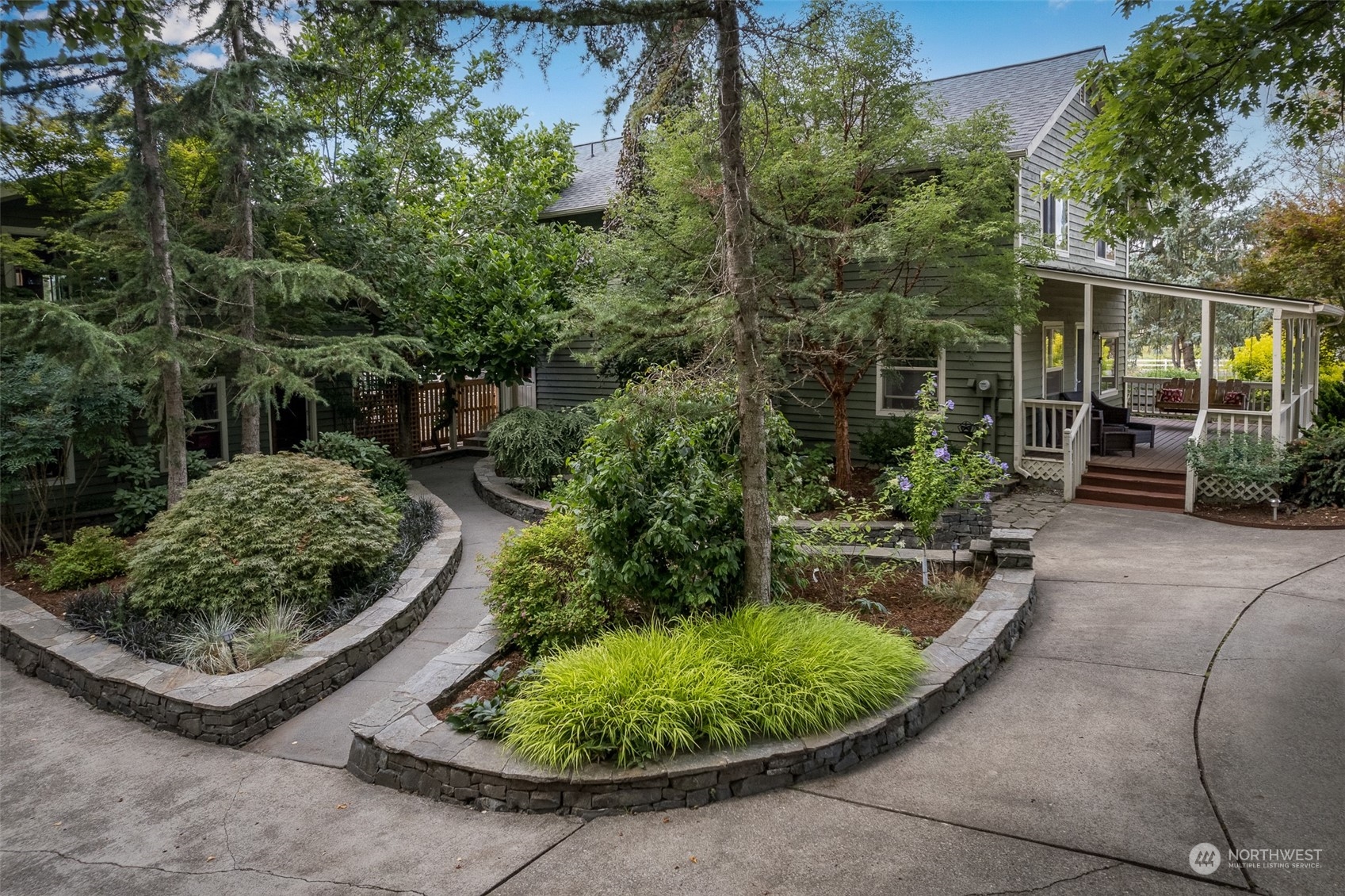 6283 Noon Road Everson, WA 98247 - Photo 40 of 40 a view of a backyard with potted plants