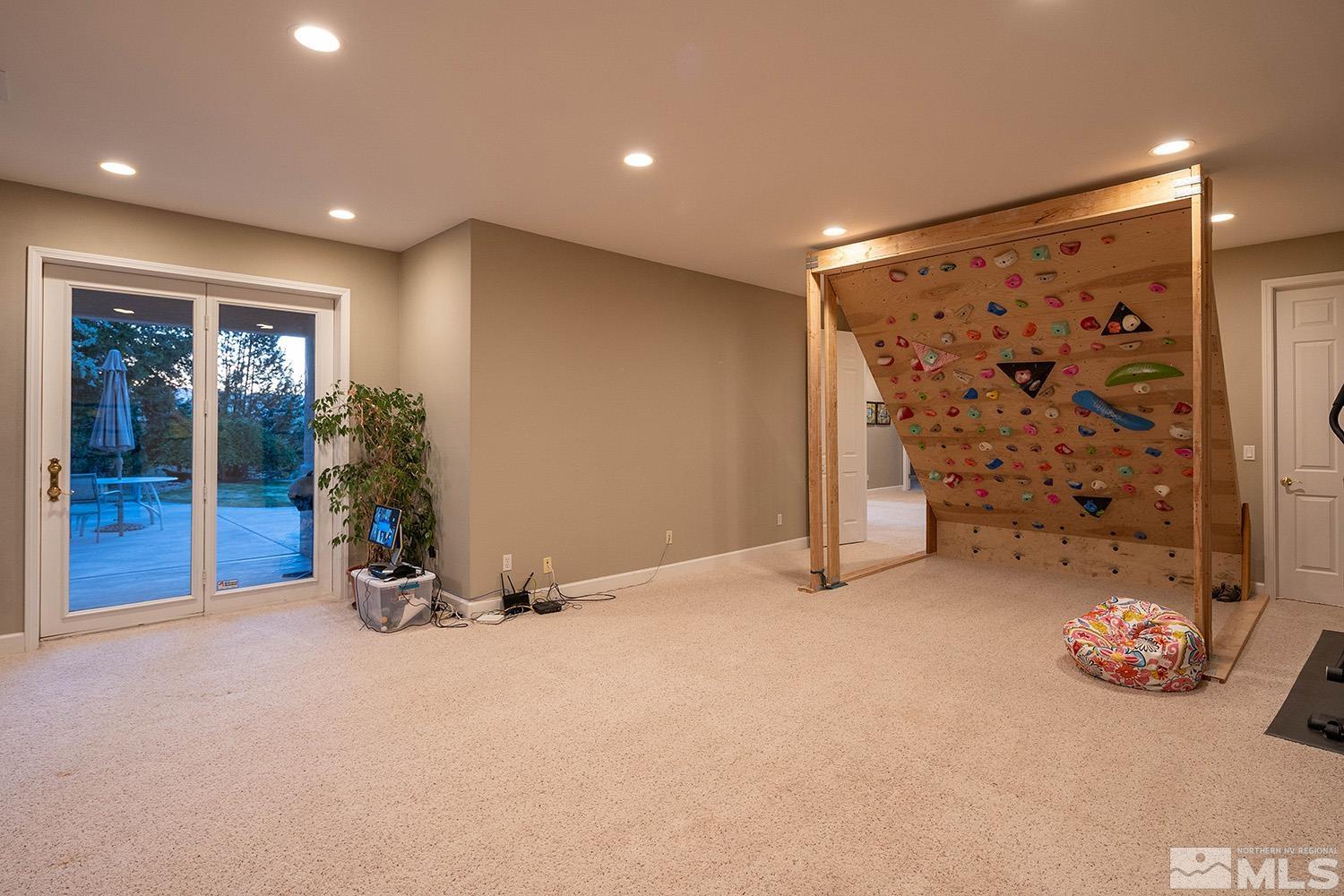 3335 Sierra Crest Way Reno, NV 89519 - Photo 18 of 40 Photo 18