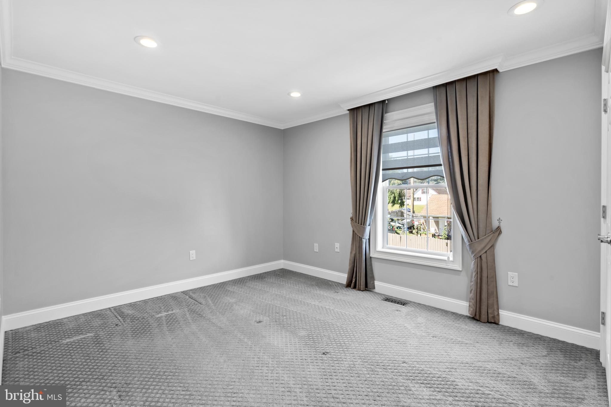 57 Rust Hill Road Levittown, PA 19056 - Photo 28 of 39