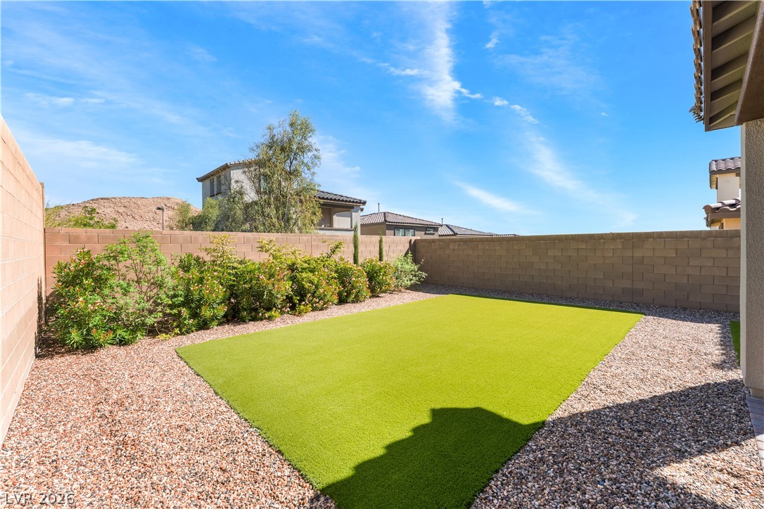 11552 Observation Point Avenue Las Vegas, NV 89138 - Photo 28 of 38