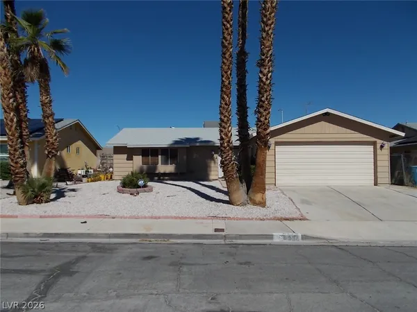 $2,000 | 6236 Silverfield Drive, Las Vegas, NV 89103