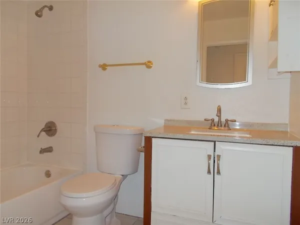 $2,000 | 6236 Silverfield Drive, Las Vegas, NV 89103
