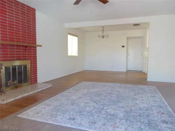 $2,000 | 6236 Silverfield Drive, Las Vegas, NV 89103