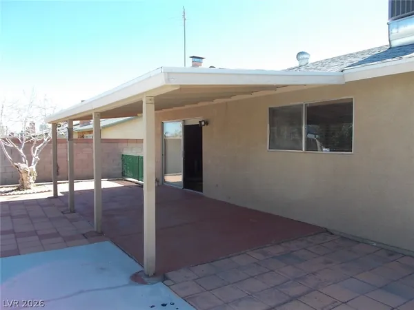 $2,000 | 6236 Silverfield Drive, Las Vegas, NV 89103