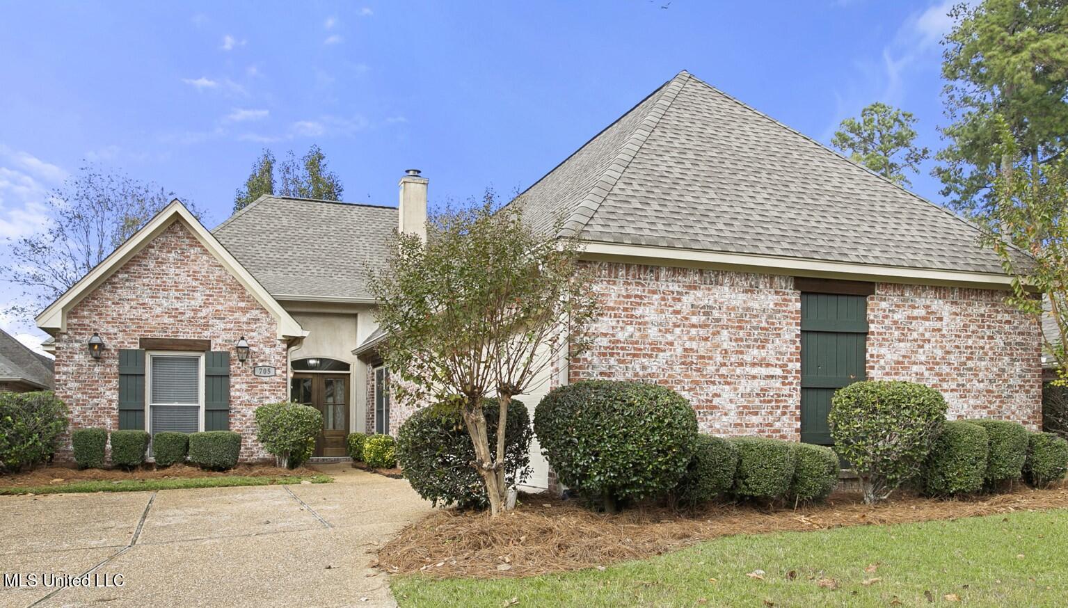 705 Versailles Drive Ridgeland, MS 39157 - Photo 1 of 33 705 Versailles-2B