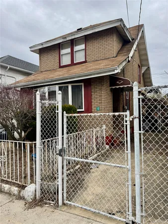 $510,000 | 4 Highland Court | Far Rockaway