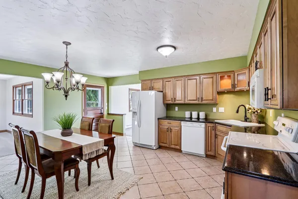 $589,900 | N8306 Greenwald Court, Unit N8304, East Troy, WI 53120