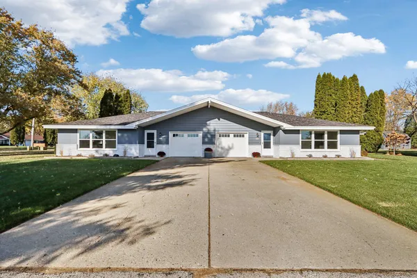 $589,900 | N8306 Greenwald Court, Unit N8304, East Troy, WI 53120