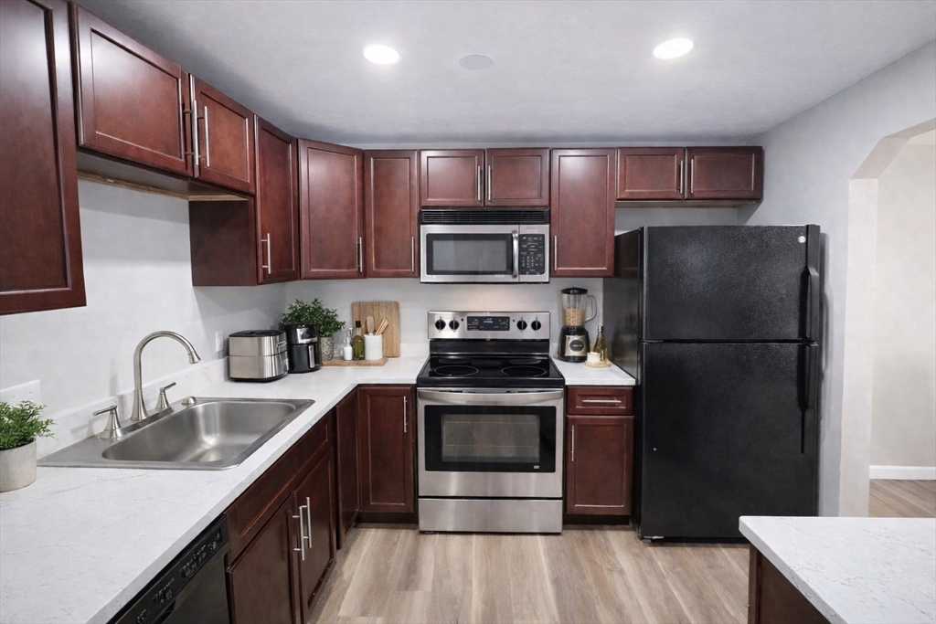 7 Gibbs Street, Unit 7 Worcester, MA 01607 - Photo 6 of 16