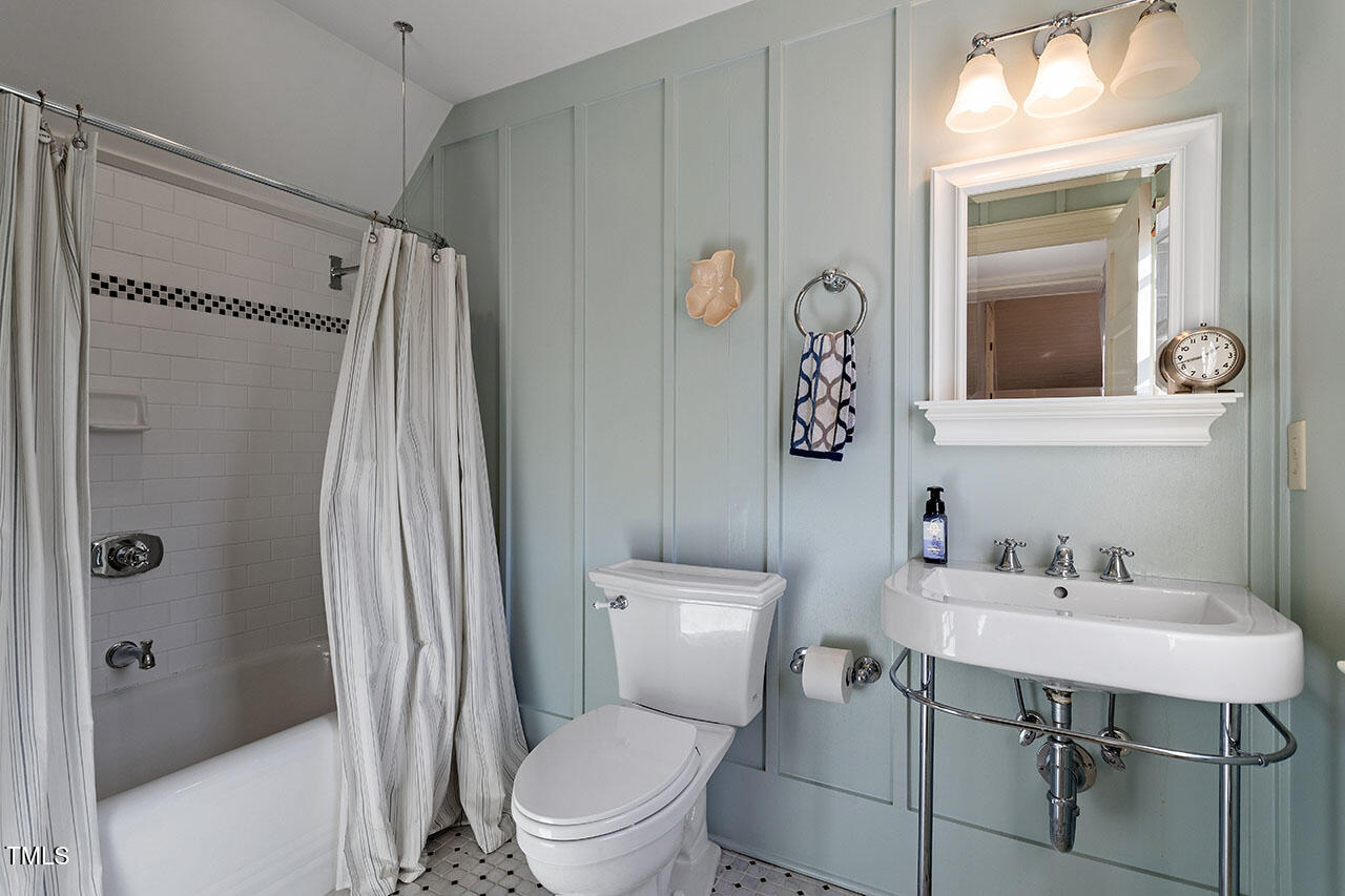 1524 Jarvis Street Raleigh, NC 27608 - Photo 29 of 49 Full Bath
