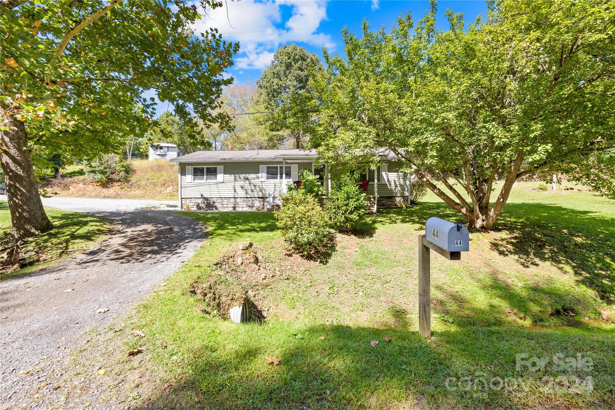 44 Moffitt Branch Road, Asheville, NC 28805 Compass