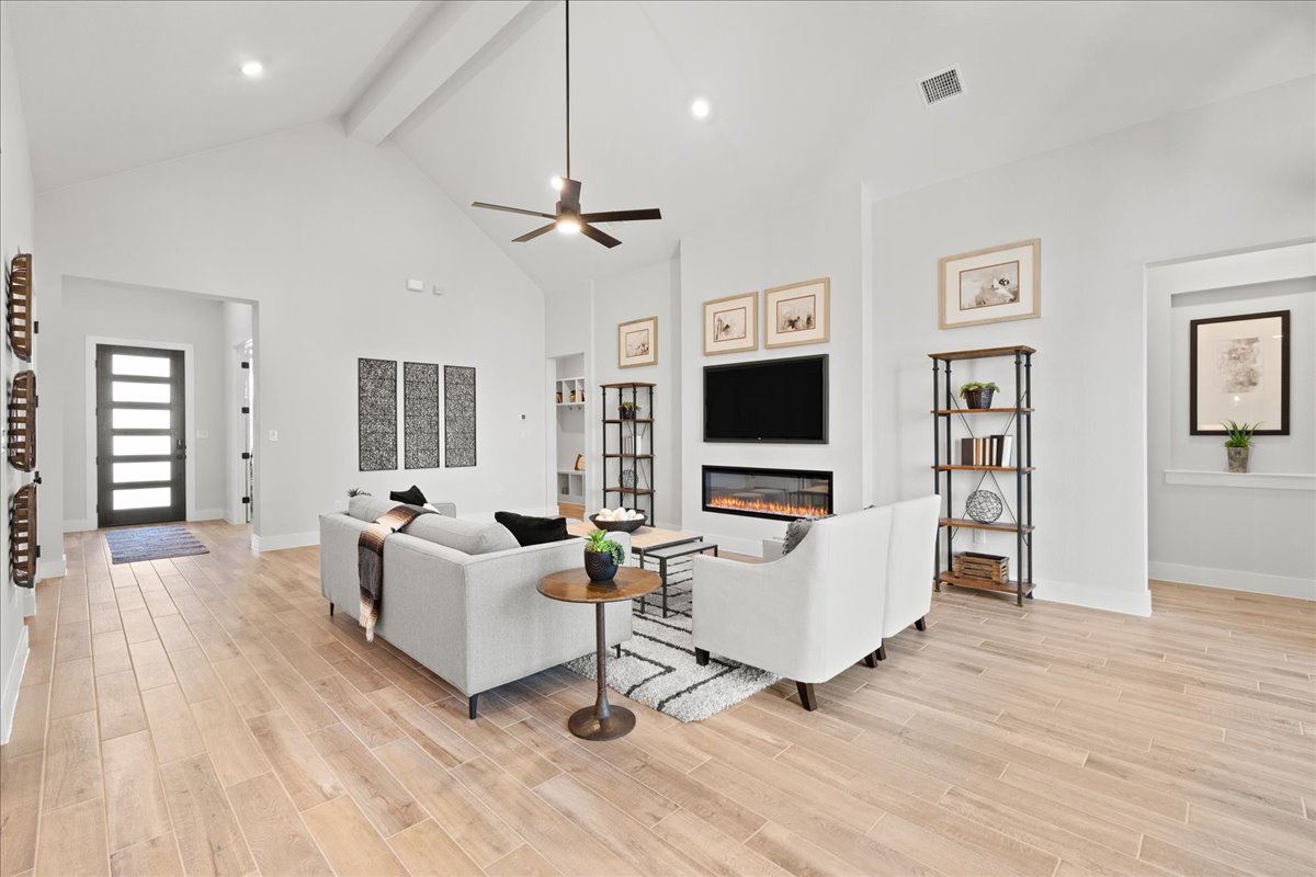 209 Firethorn Road Marble Falls, TX 78654 - Photo 4 of 18 REPRESENTATIVE PHOTO