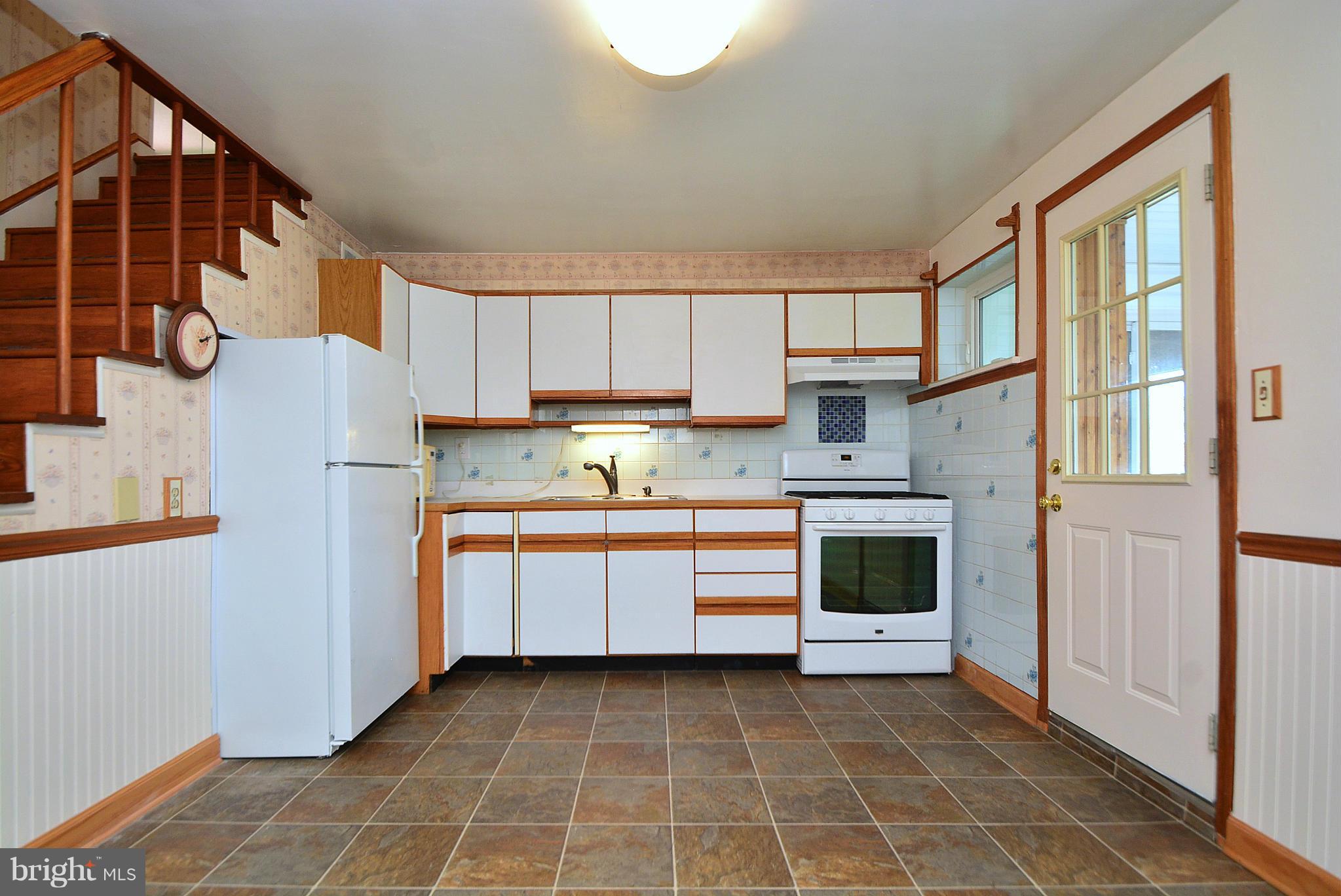1807 Dunmere Road Baltimore, MD 21222 - Photo 18 of 30 Kitchen