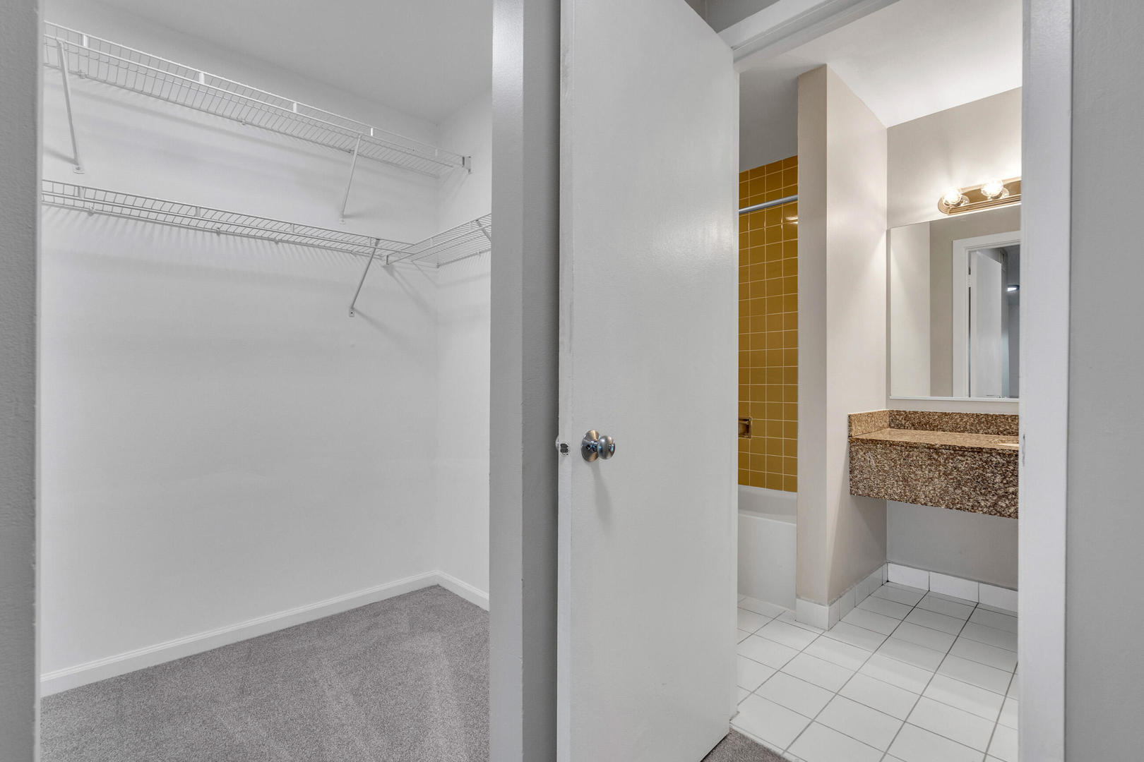 1919 Prairie Square, Unit 32 Schaumburg, IL 60173 - Photo 17 of 25