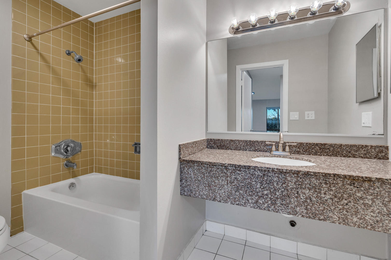 1919 Prairie Square, Unit 32 Schaumburg, IL 60173 - Photo 18 of 25