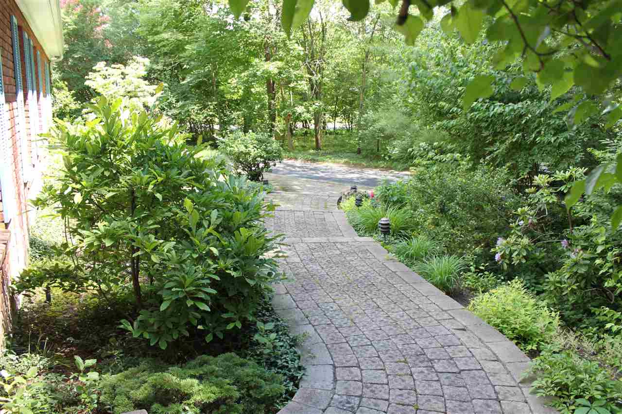 1716 Maybrook Road Jackson, MI 49203 - Photo 4 of 39 Photo 4