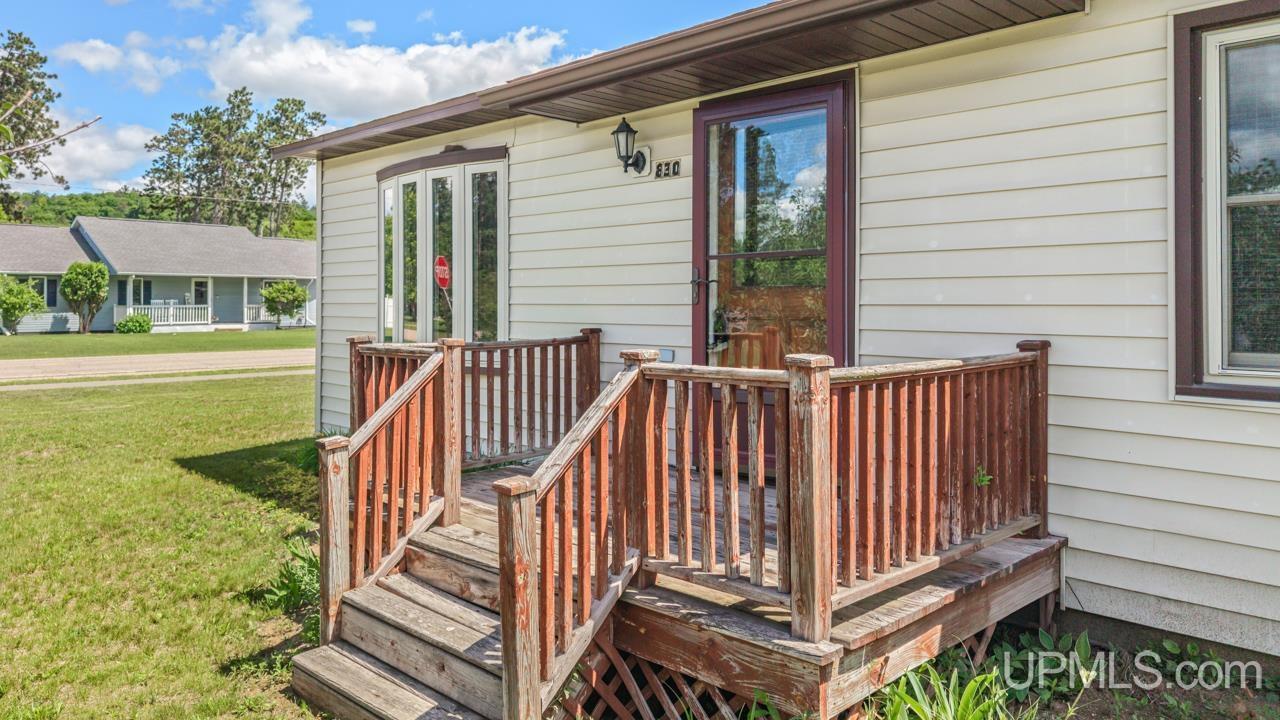 830 Mullen Street Quinnesec, MI 49876 - Photo 19 of 27