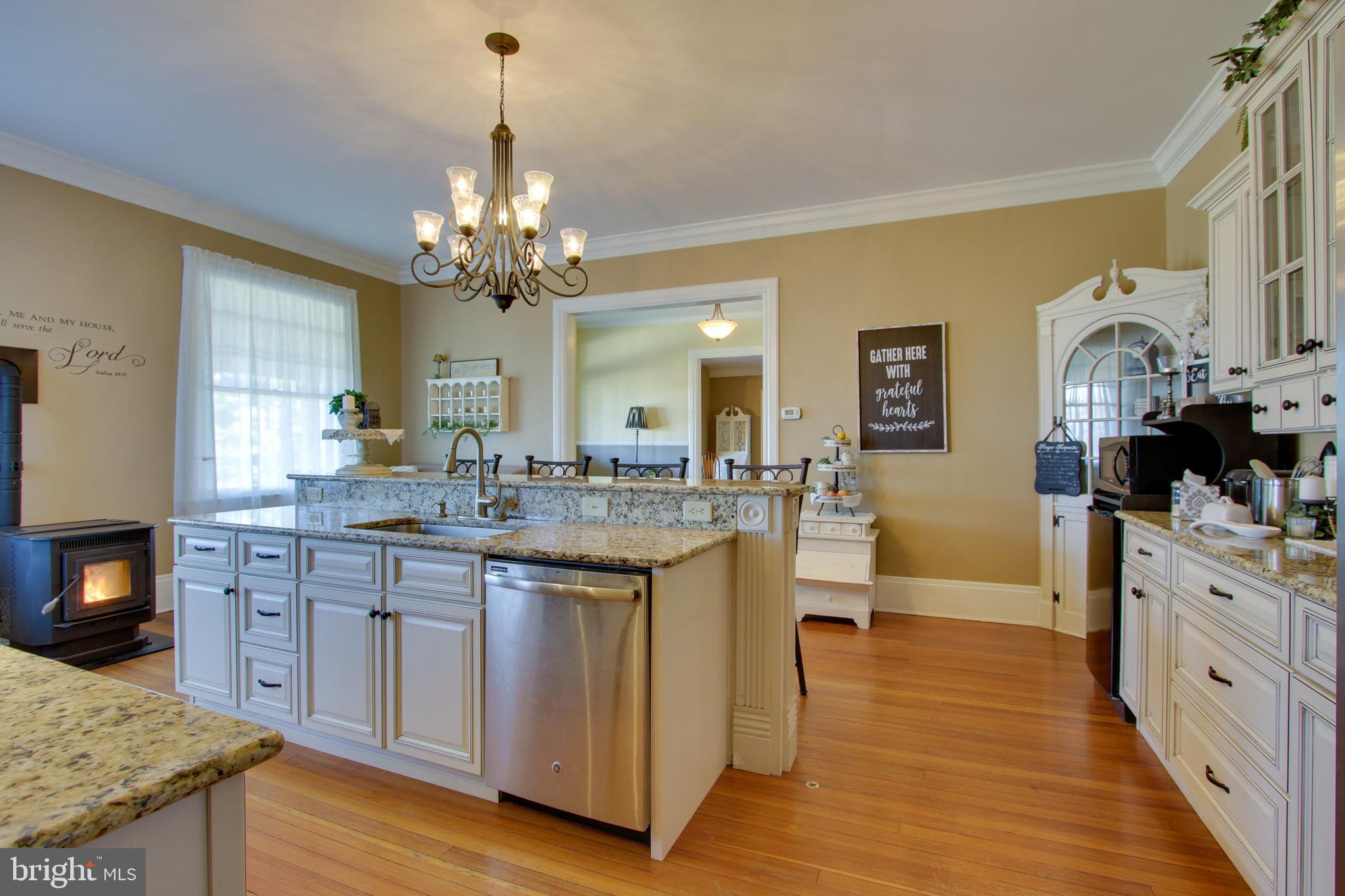 1011 South Rolling Road Baltimore, MD 21228 - Photo 11 of 42 Kitchen located on main level