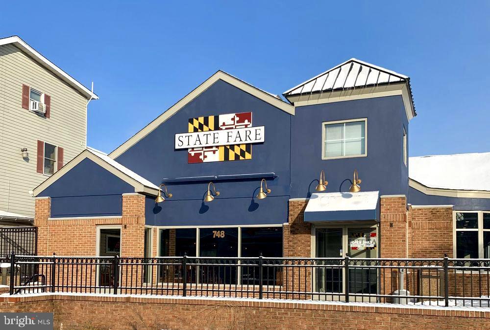 1011 South Rolling Road Baltimore, MD 21228 - Photo 41 of 42 Within minutes of local dining!