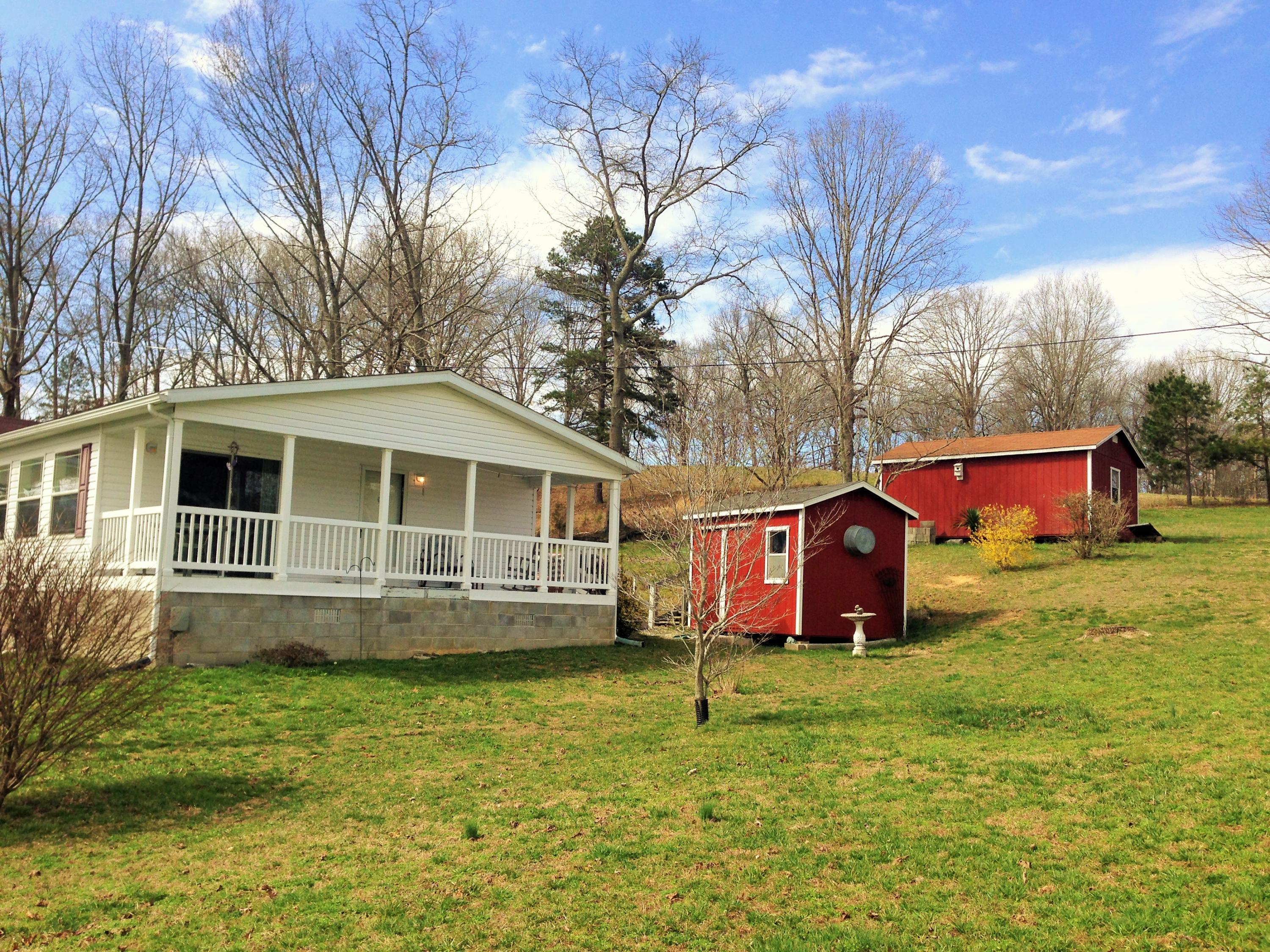 143 Howard Human Road Lancing, TN 37770 - Photo 3 of 34 IMG_3565