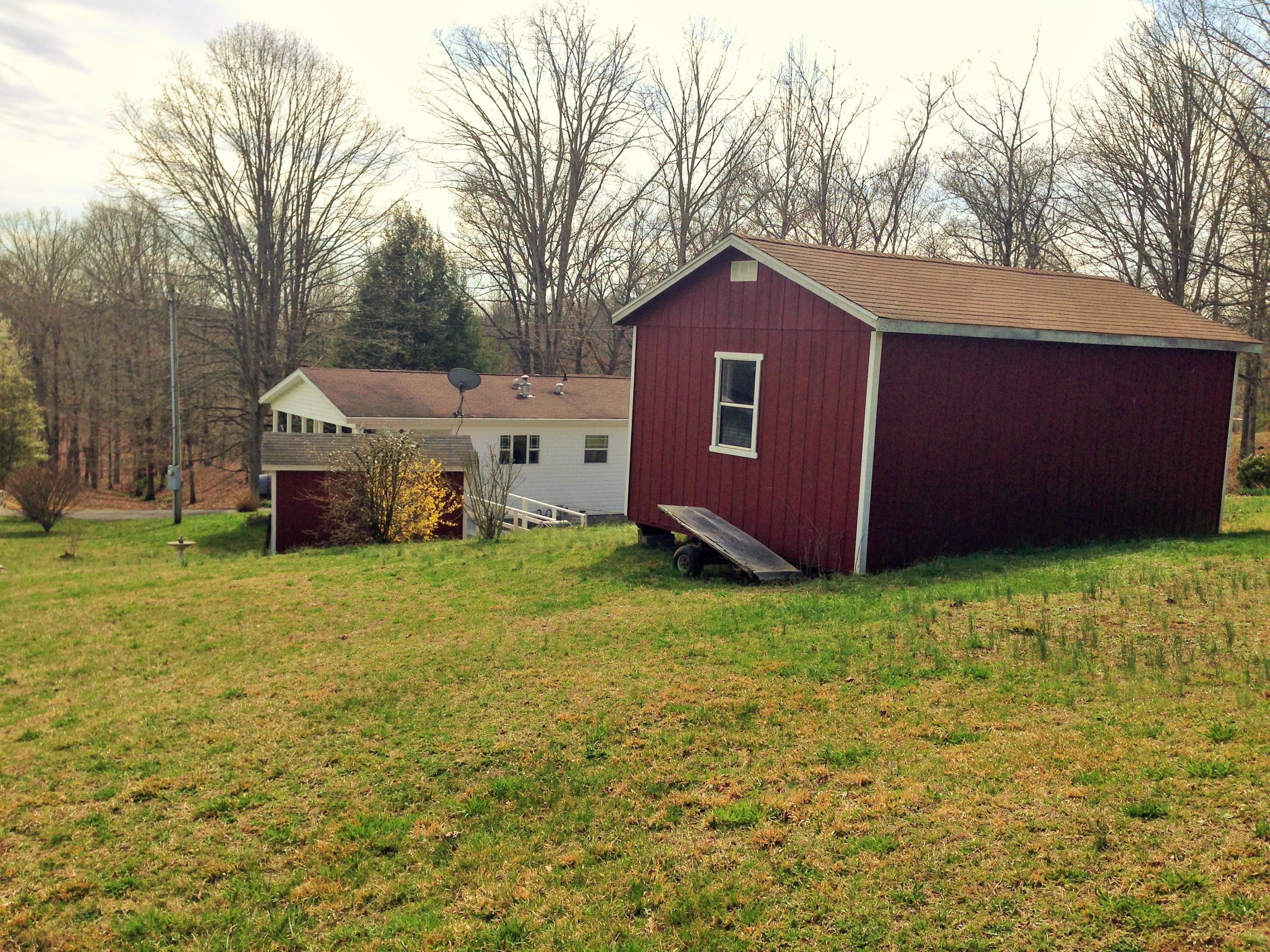 143 Howard Human Road Lancing, TN 37770 - Photo 5 of 34 IMG_3569