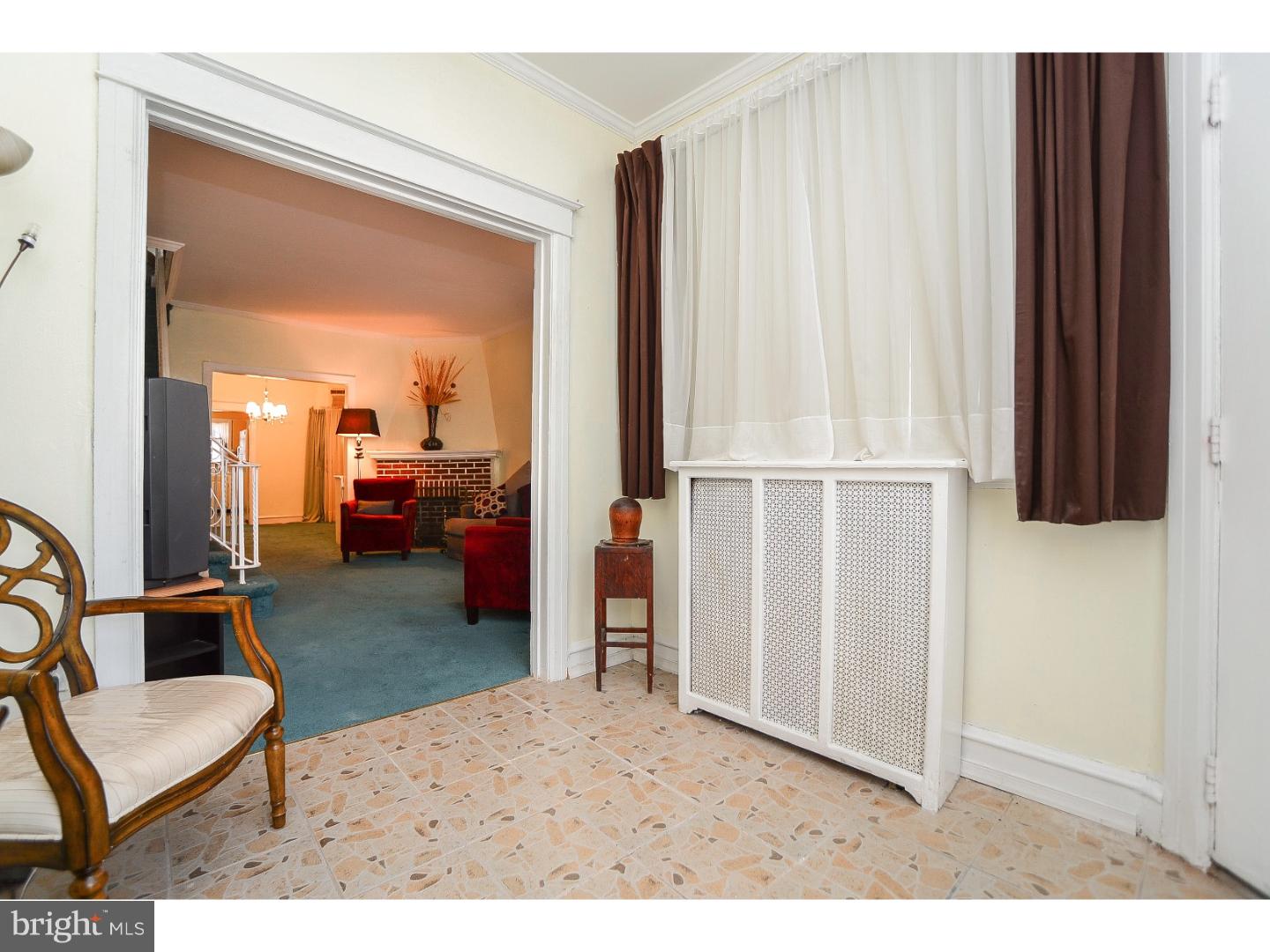 427 Vernon Road Philadelphia, PA 19119 - Photo 4 of 19 Foyer