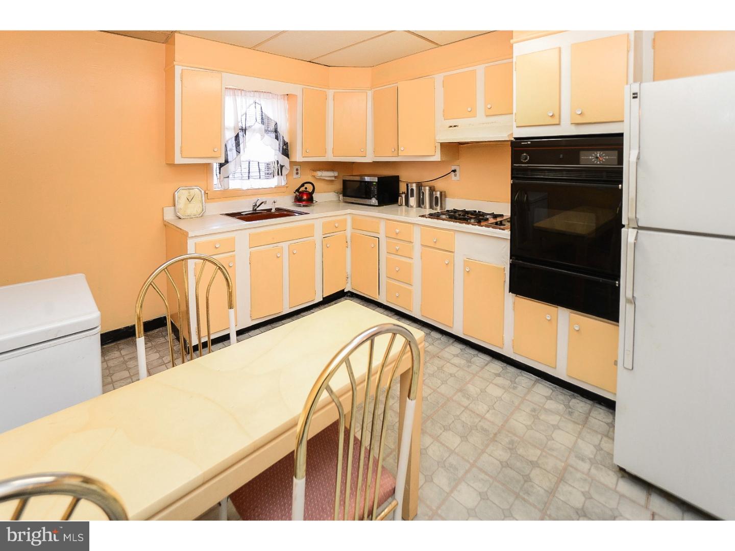 427 Vernon Road Philadelphia, PA 19119 - Photo 7 of 19 Kitchen