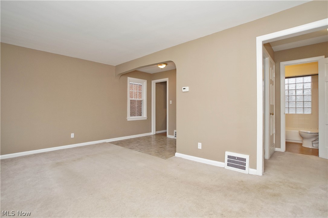 4138 Ellison Road Cleveland, OH 44121 - Photo 10 of 26
