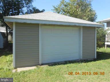 Detached Garage