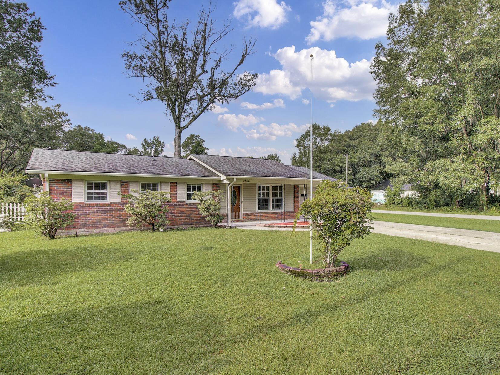 1200 State Rd S-8-806 Moncks Corner, SC 29461 - Photo 4 of 44 09_9_mls