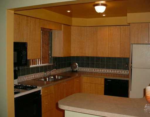 5687 Aiken Road McKees Rocks, PA 15136 - Photo 3 of 8 Kitchen.