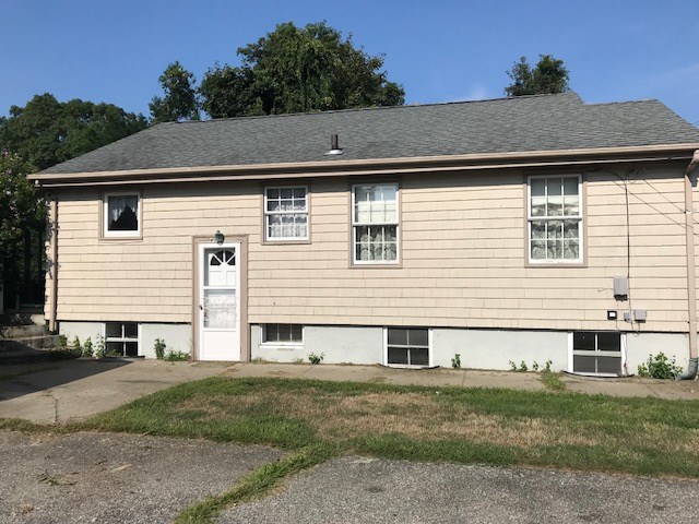 1845 Eagleville Road Tiverton, RI 02878 - Photo 3 of 12 Gallery Image 3