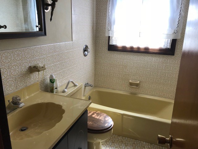 1845 Eagleville Road Tiverton, RI 02878 - Photo 8 of 12 Gallery Image 8
