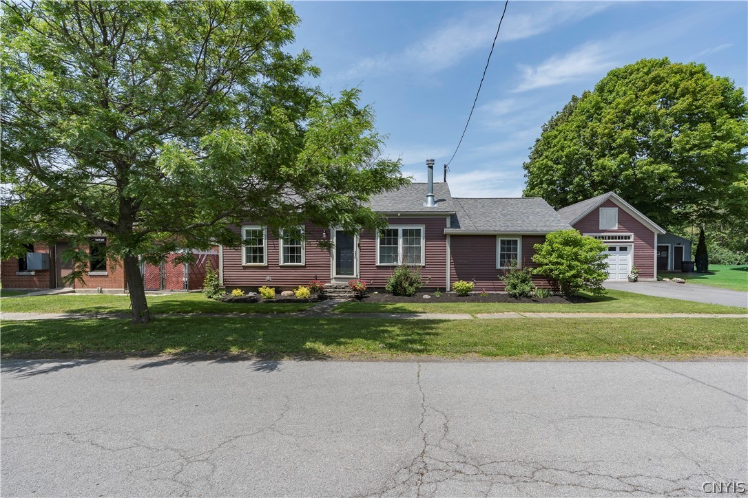 111 Monroe Street Sackets Harbor, NY 13685 - Photo 4 of 42