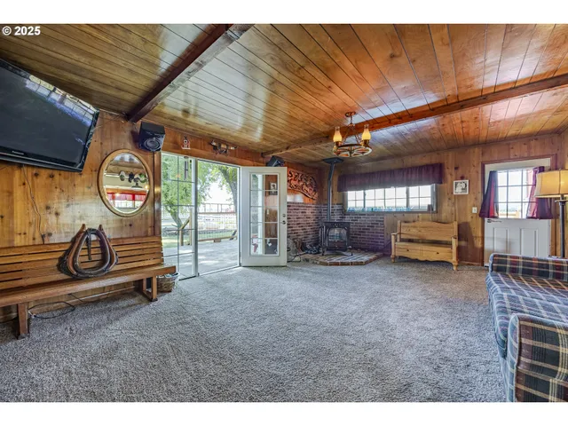 $1,195,000 | 92950 Pitney Lane, Junction City, OR 97448