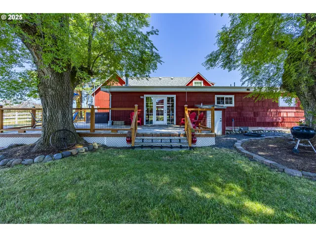 $1,195,000 | 92950 Pitney Lane, Junction City, OR 97448