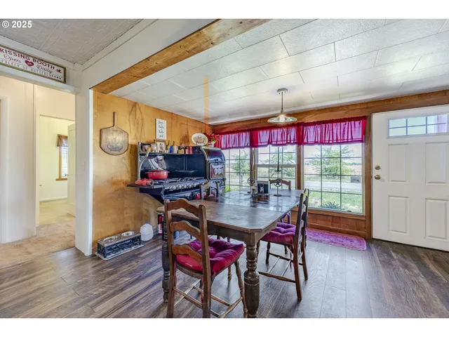 $1,195,000 | 92950 Pitney Lane, Junction City, OR 97448