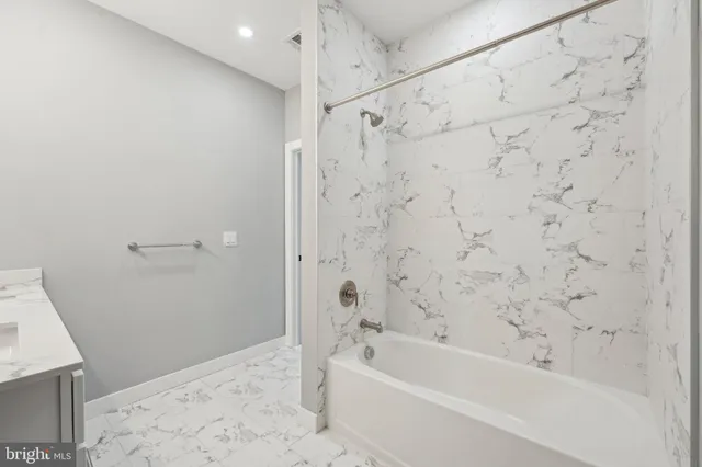 $2,795 | 2421 Bristol Road, Unit 3B305, Warrington, PA 18976